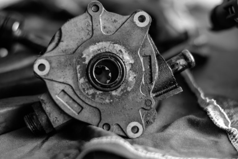 How much does an oil pump replacement cost?